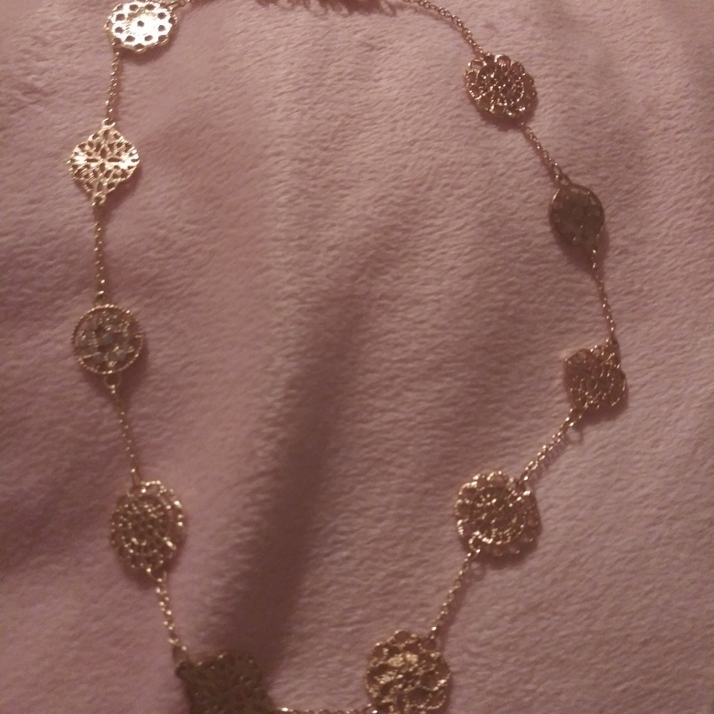 Gold choker
